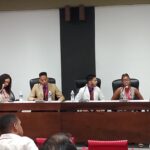 Joven caimanerense en Cuba Salud 2025