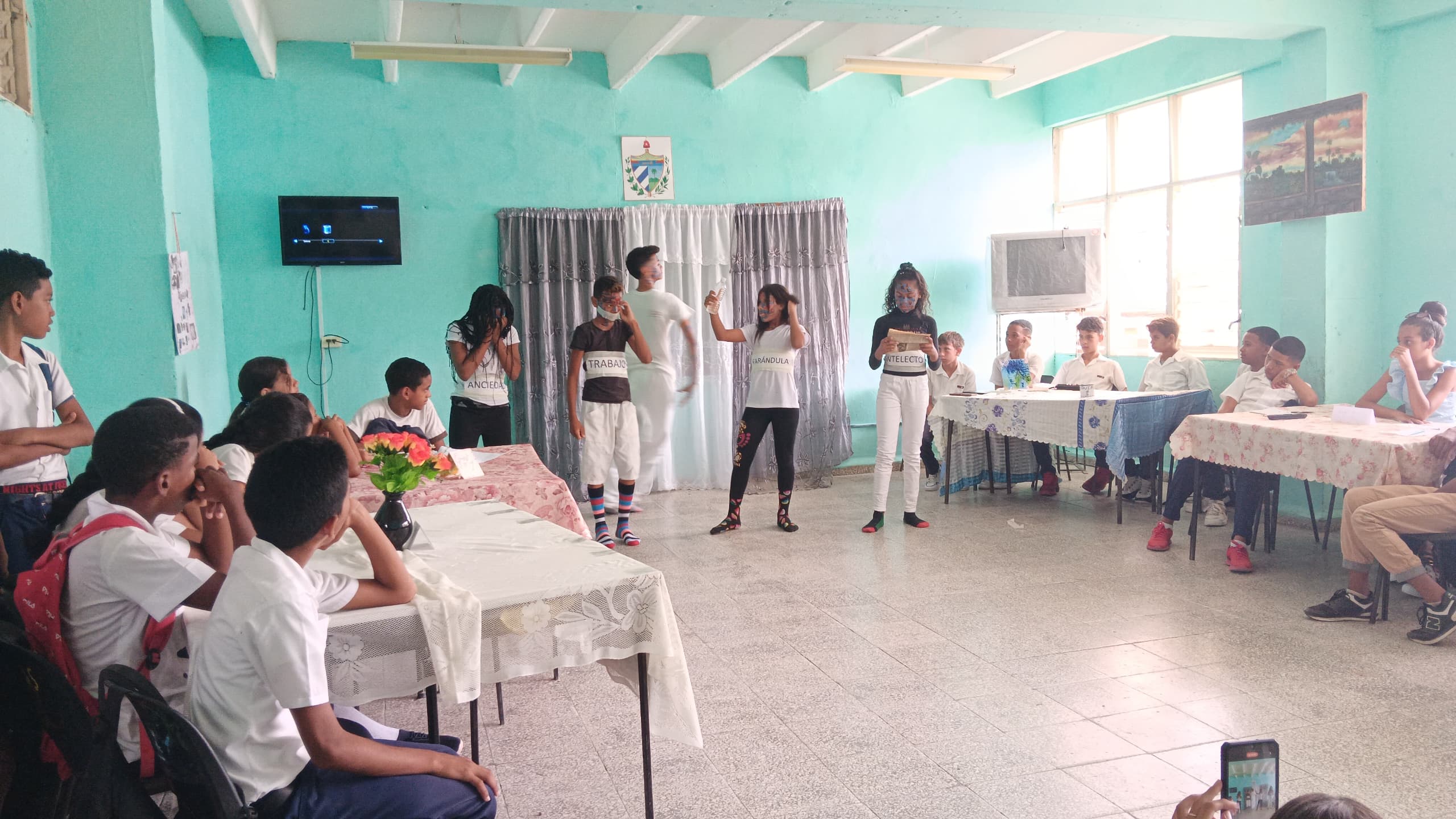 Estudiantes de 7mo grado en Caimanera presentan Trabajo Final de Educación Artística