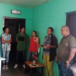Intercambia secretario del Partido con radialistas caimanerenses
