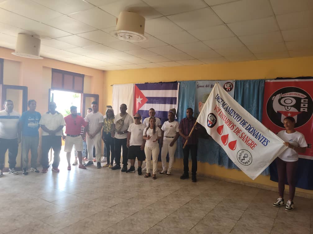 Agasajan en Caimanera a donantes voluntarios de sangre de la provincia