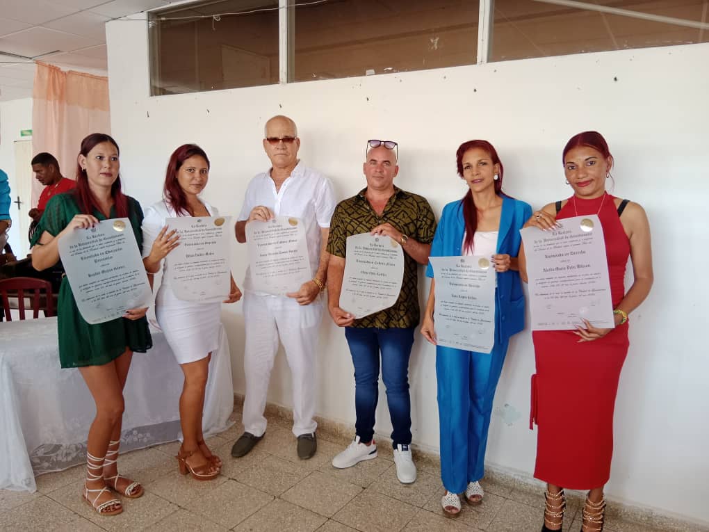 Centro Universitario de Caimanera en su séptima promoción de graduados