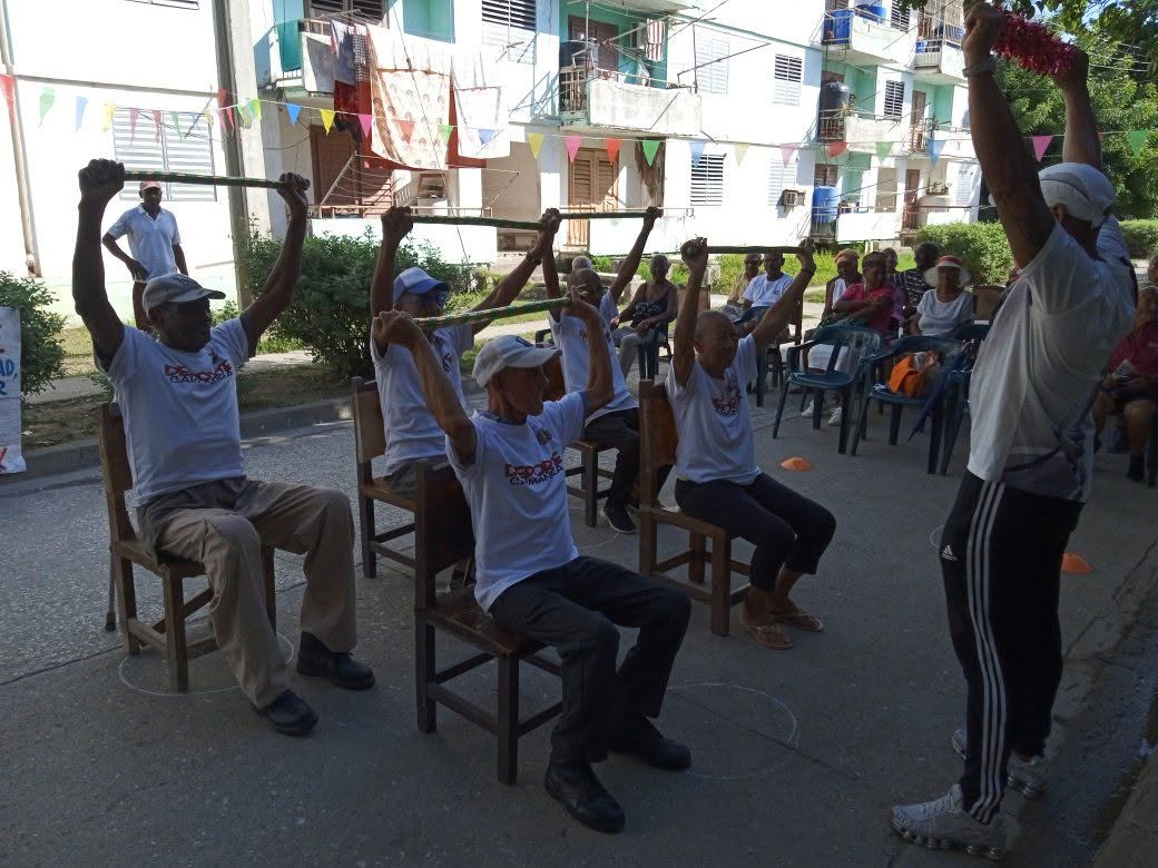 Caimanera celebra a sus adultos mayores
